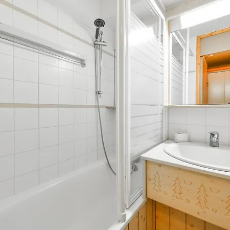 Renove Pres Des Pistes Avec Terrasse, Ski, Parking Et Cuisine Equipee - Fr-1-514-48 Apartment